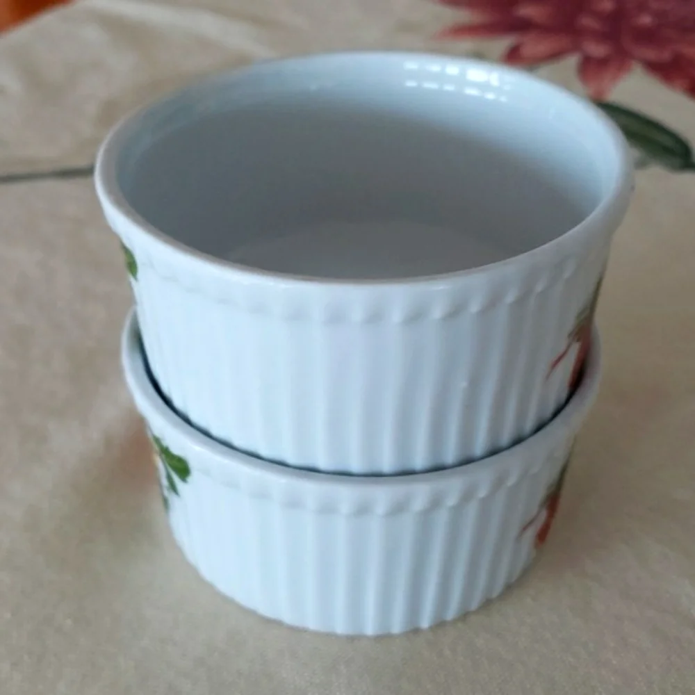 Cordon Bleu BIA Ramekin/Souffle Strawberry Design Set of 2 Porcelaine
